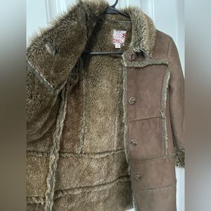 Warm brown girl’s shearling faux.